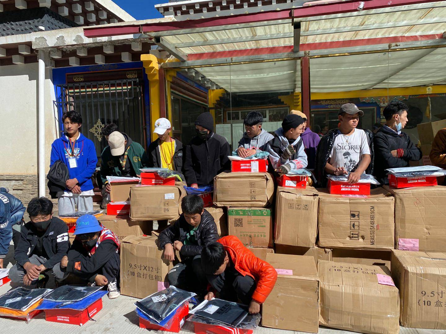 哈尔滨冯岩糕点烘焙培训有限公司公益回顾丨家国同欢月同圆 温暖满载甘孜州(图7)